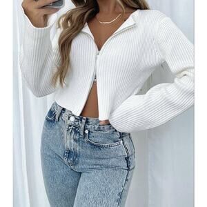 White Fox Boutique From The Heart Crop Sweater Top Womens XS-S White Knit Zip